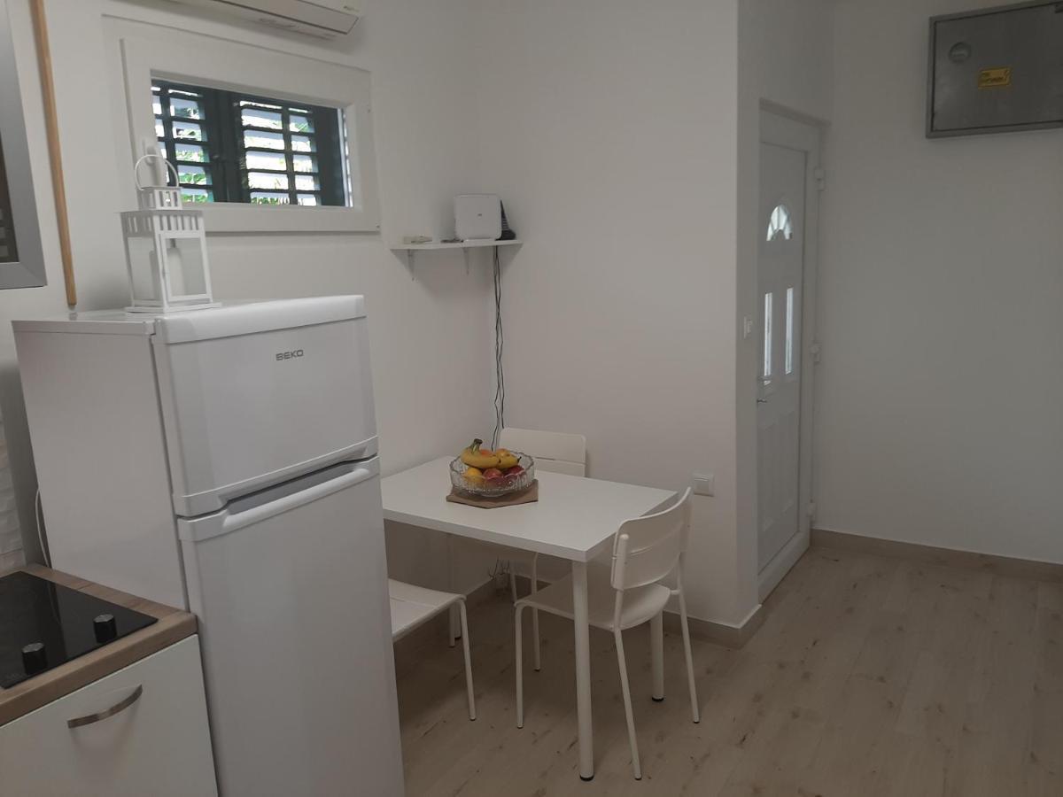 Apartman Maslina Pisak Exterior photo